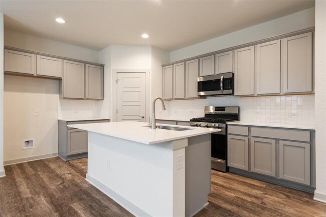 Building Photo - 289 Deserti Rd