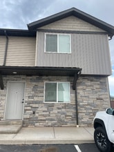 Building Photo - 920 S 25 E