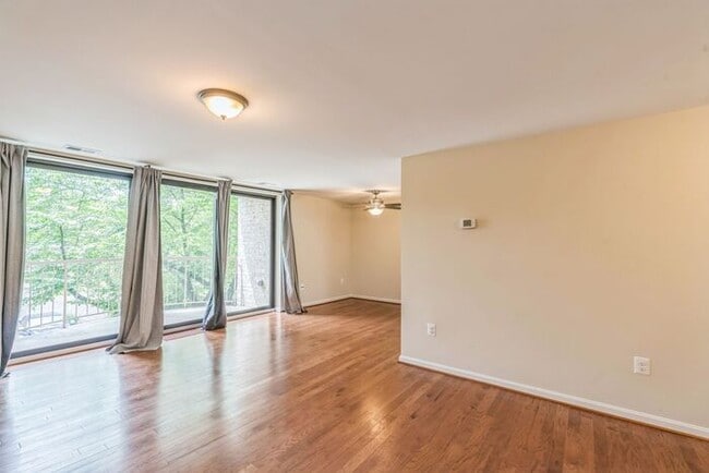 Building Photo - 3309 Huntley Sq Dr