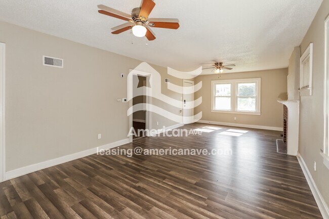 Foto del edificio - 4204 Monroe Ave