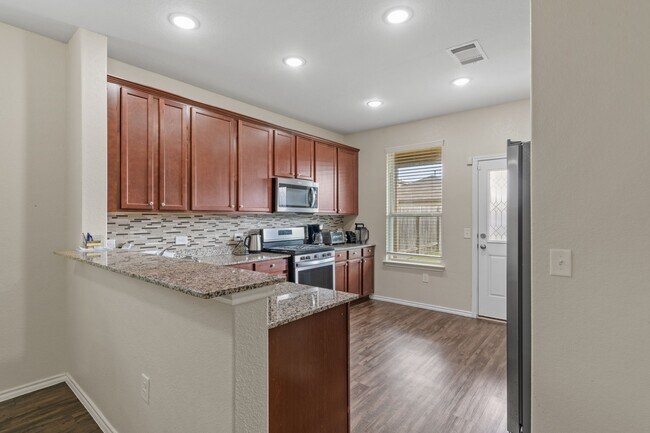 Foto del edificio - 14714 Sierra Garden Dr