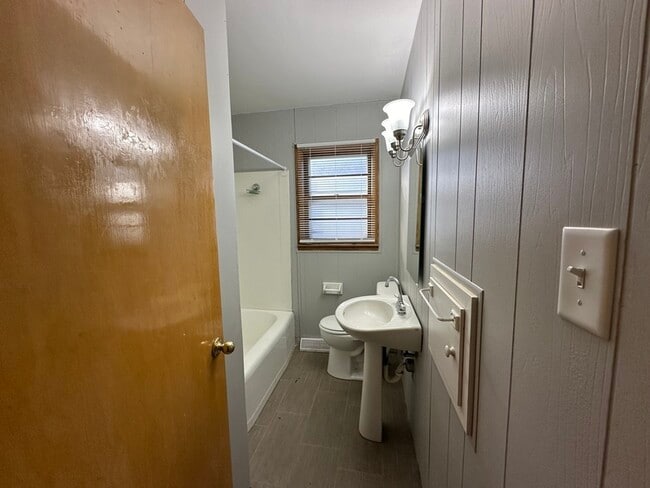 Foto del edificio - 3207 Mt Vernon Rd SE