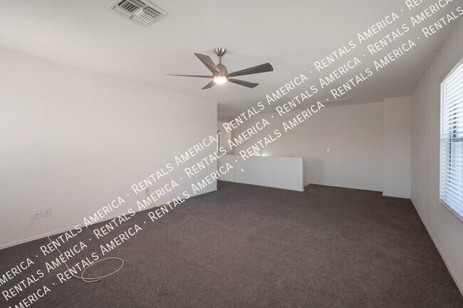 Foto del edificio - 10646 E Bogart Ave
