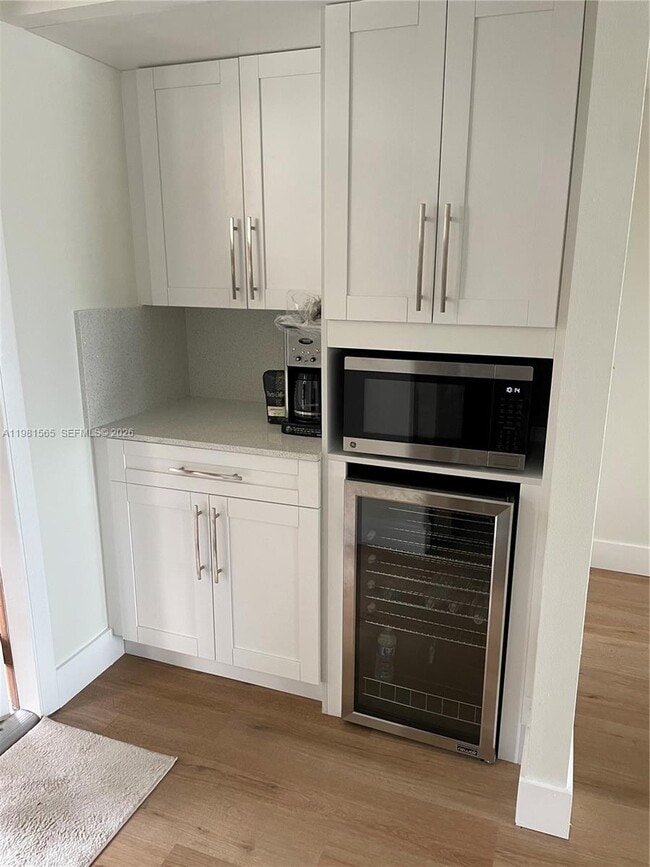 Foto del edificio - 8465 Sunrise Lakes Blvd