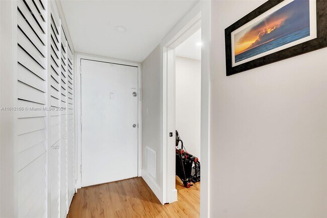 Foto del edificio - 9125 SW 77th Ave