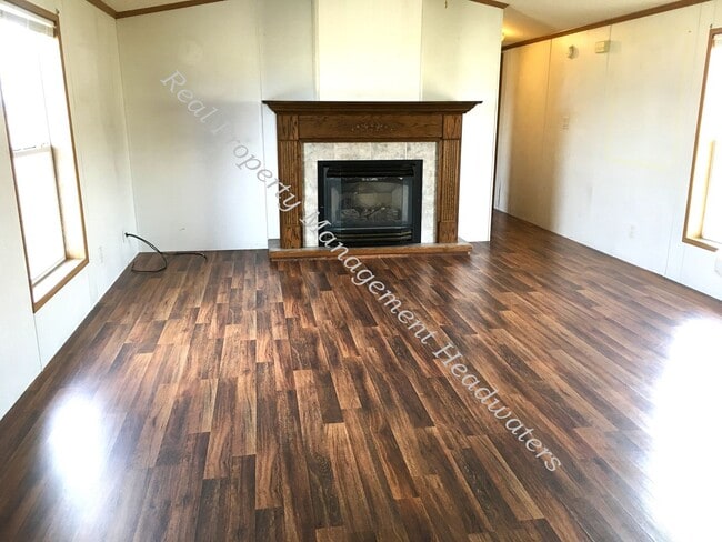 Building Photo - 3 Bedroom Mobile Home for Rent