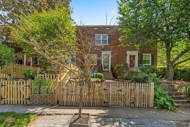 Building Photo - 303 Mt Vernon Ave