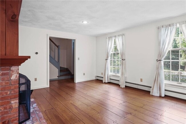 Building Photo - 6 Mary Ann Dr