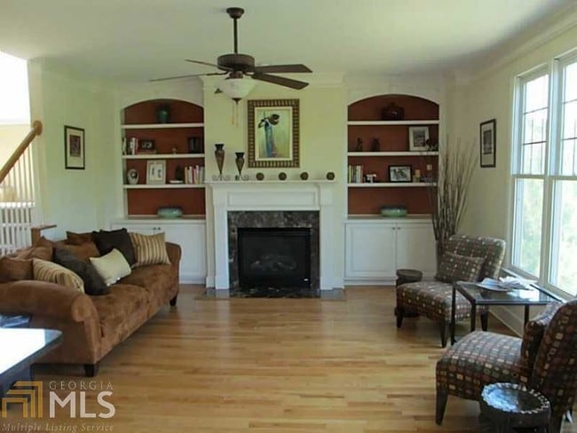 Building Photo - 6274 Royal Crest Pl
