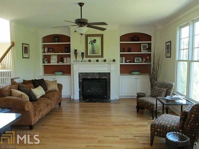 Foto del edificio - 6274 Royal Crest Pl