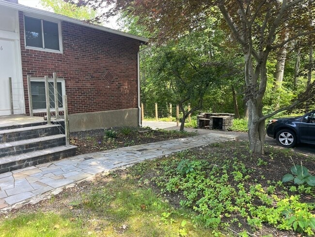 Building Photo - 16 Foster Rd