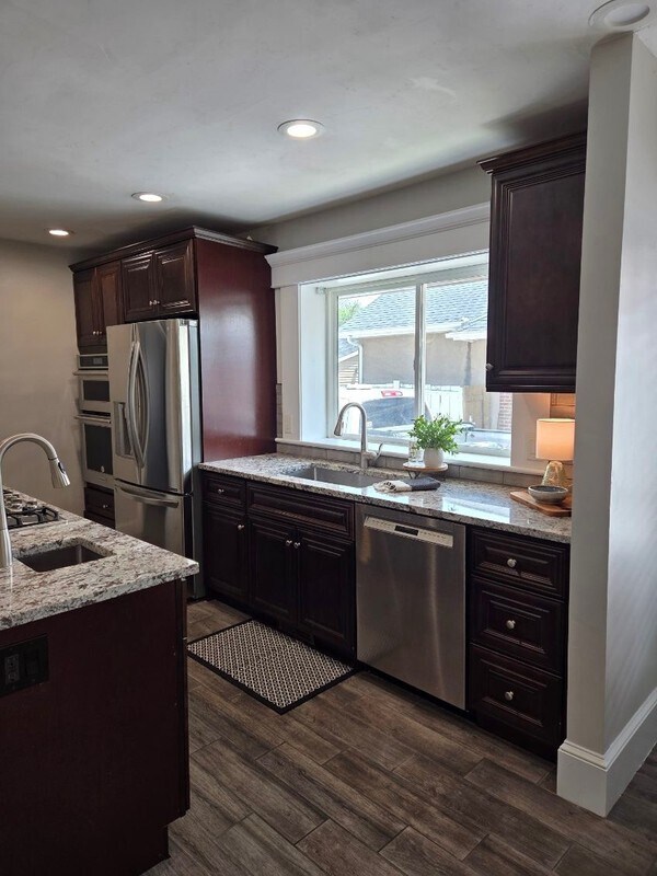 Foto del edificio - 2631 Chadwick St E