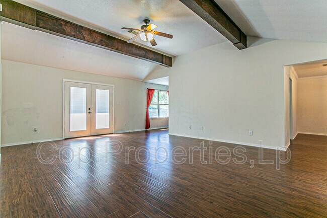 Building Photo - 245 Lantana Valley