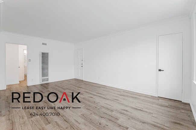 Building Photo - 820 S Gramercy Pl