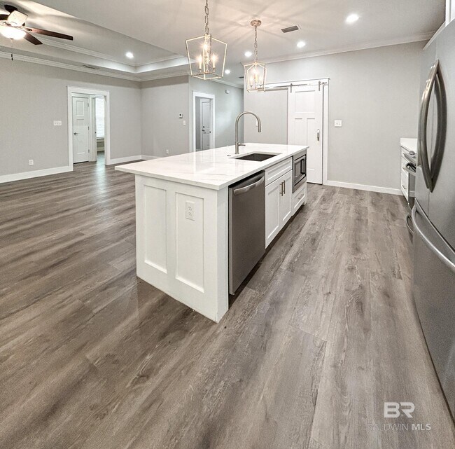 Building Photo - 8101 Carmel Cir