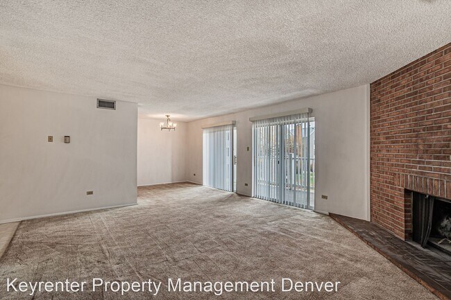 Foto del edificio - 1 br, 1 bath House - 3436 S Locust St Apt D