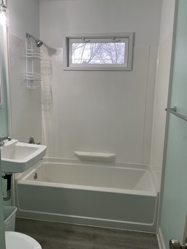 Building Photo - 1329 Melrose Ave