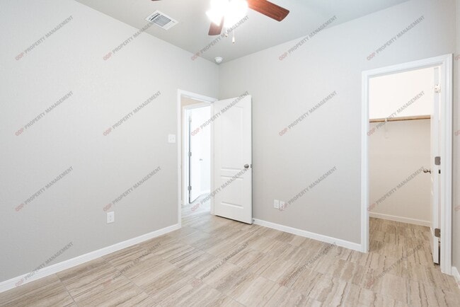 Building Photo - 721 Skylar Heights Dr