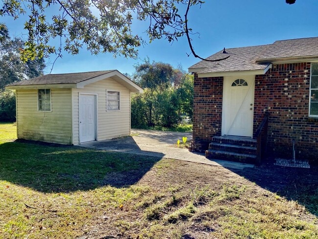 Building Photo - Gulfport 2 Bedroom