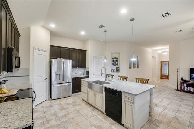 Building Photo - 3141 Greenway Dr