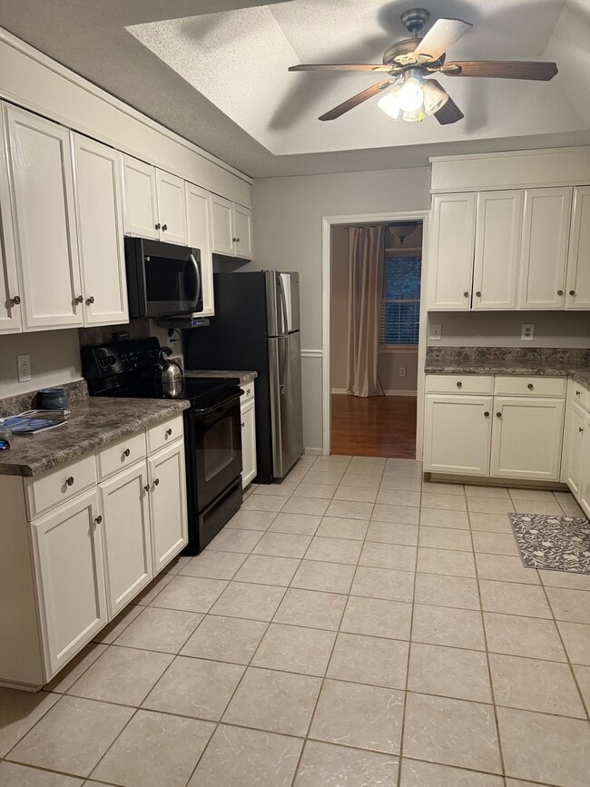 Building Photo - 7311 Alamance Dr