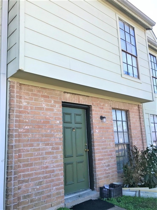 Foto principal - 12652 Windsor Village Drive