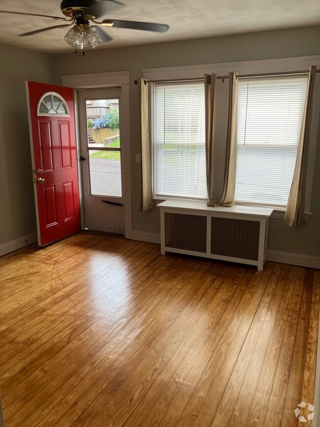 Student Apartments For Rent in Coventry RI 5 Rentals