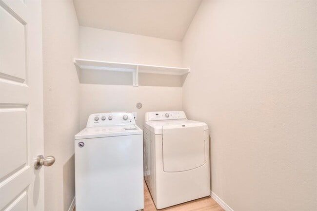 Building Photo - 2637 Shady Cedar Ct