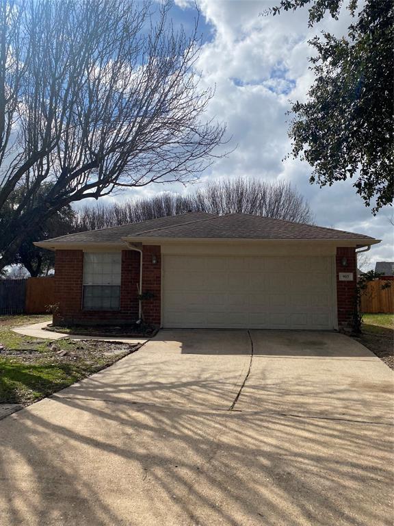 903 Leadenhall Cir  