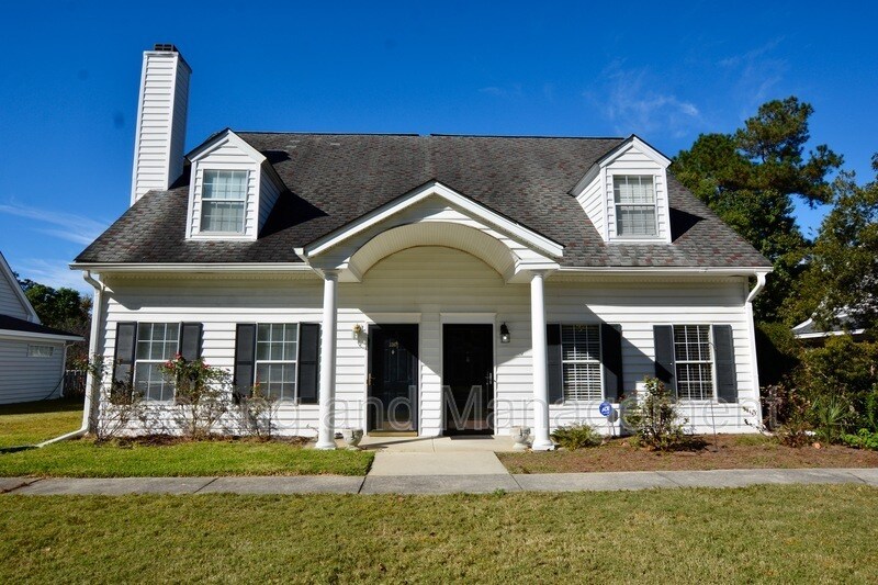Primary Photo - 3387 Queensgate Way