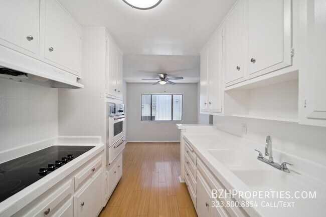 Foto del edificio - 7030 Lanewood Ave