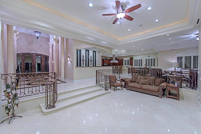 Foto del edificio - 7985 Fairfield Ave
