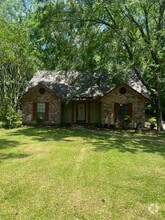 Building Photo - 713 Willow Oak Ln
