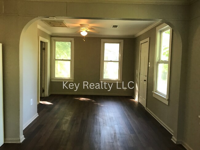 Foto del edificio - 210 Ball St