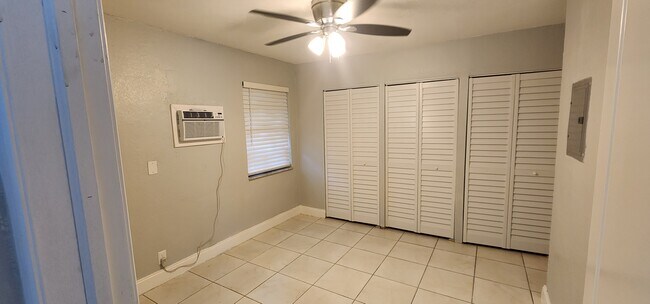 Building Photo - 755 Harem Ave