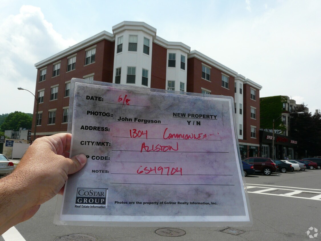 Pizarra - 1304-1312 Commonwealth Ave