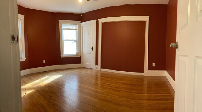Foto del edificio - What a four bedroom apartment