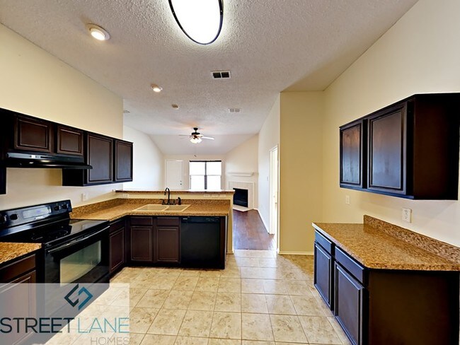Building Photo - One Month Free Rent!