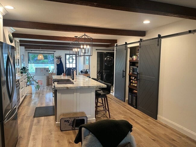 Building Photo - Lovely 3BR/2BA Single Story Home in San Ma...