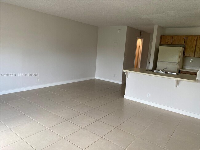 Foto del edificio - 2701 Riverside Dr