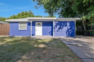 Building Photo - 3708 Ruthann Dr