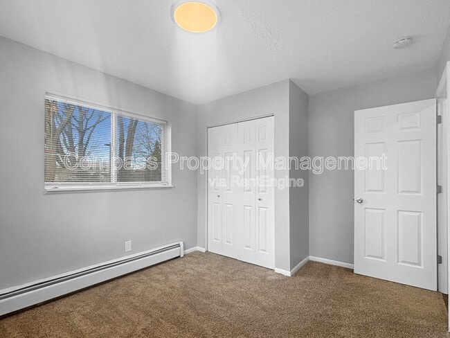 Building Photo - 2422 36th St SW