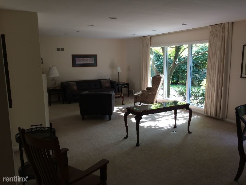 Primary Photo - 1545 S Willemore Ave
