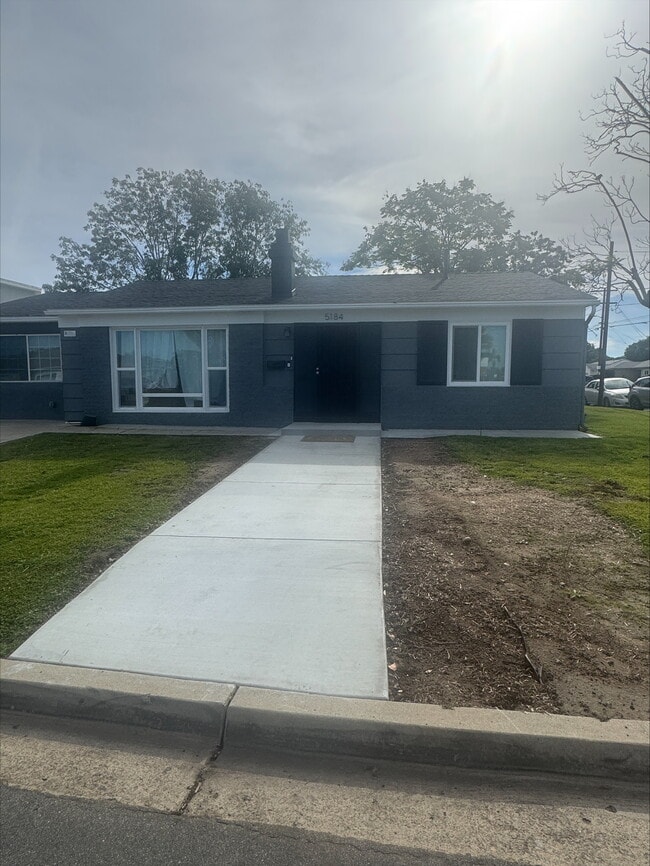 Building Photo - 5184 Ewing St