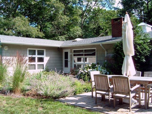Building Photo - 13 Peconic Ave