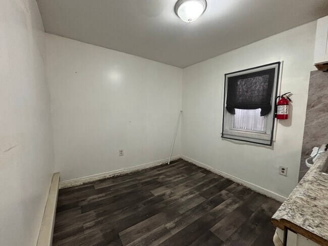 Foto del edificio - 247 Inslee Pl