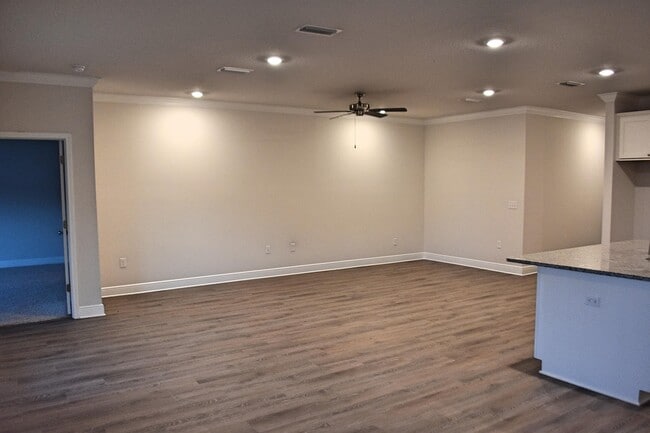 Building Photo - 108 Dusky Wy