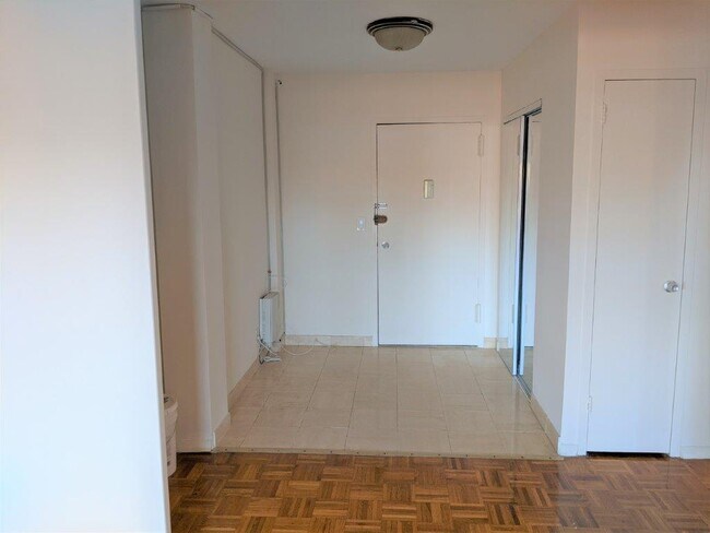 Entrance Foyer - 2352 Linwood Ave