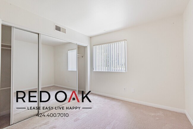 Foto del edificio - 326 S Westlake Ave