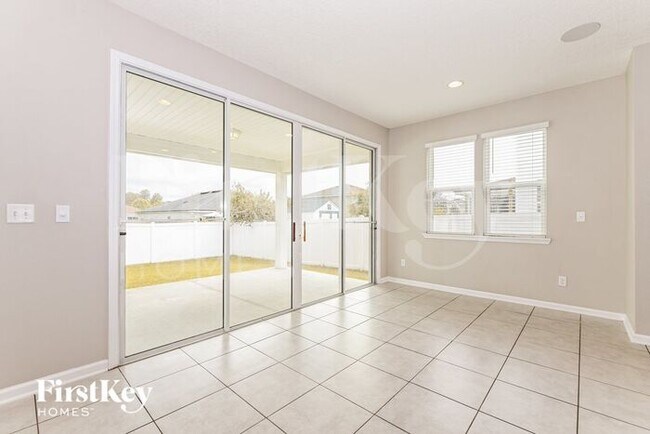 Building Photo - 1067 Persimmon Dr